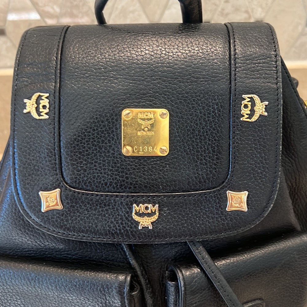 Beautiful MCM leather Backpack - Picture 3 of 16